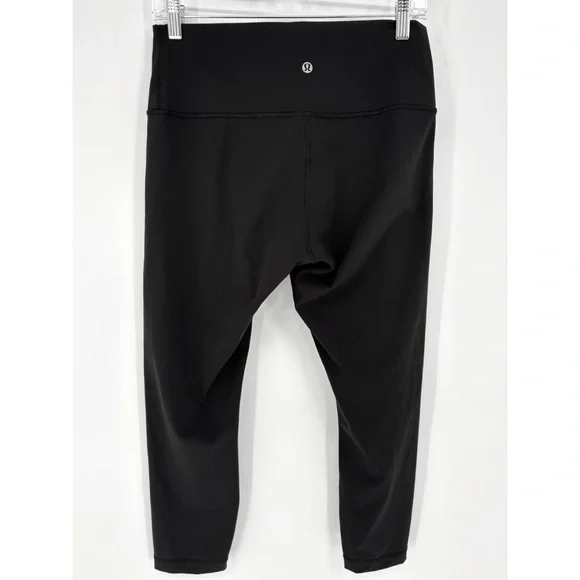LULULEMONLike New! Wunder Under Luxtreme Black Cropped LeggingsSz 10